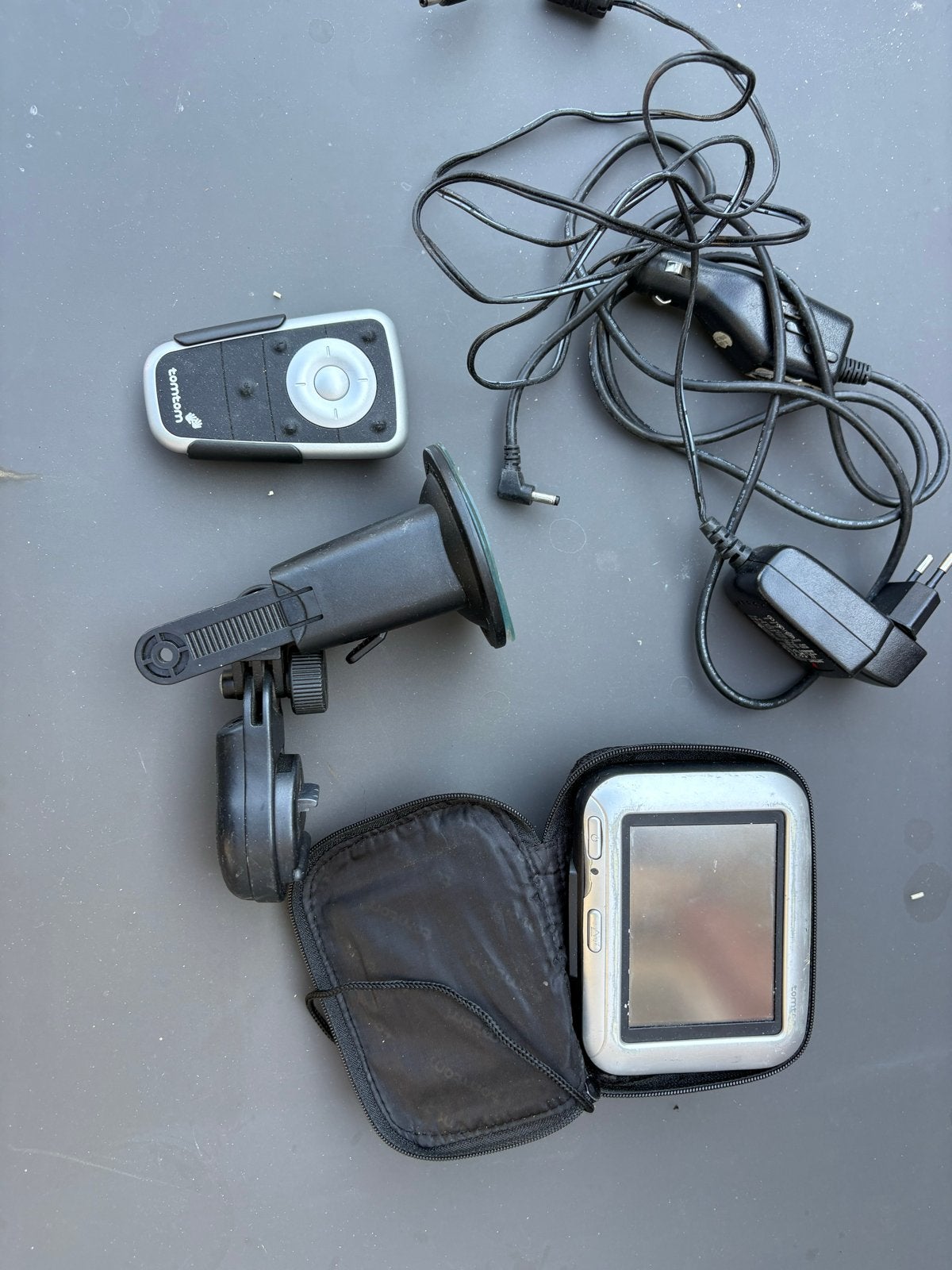 TomTom navigatiesysteem met accessoires, Auto diversen, Ophalen of Verzenden, Gebruikt