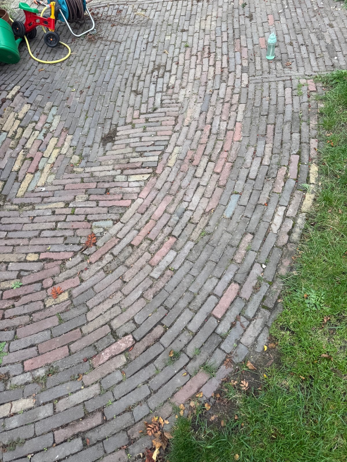 40m2 Gebakken Waaltjes - Meerkleurig paars/rood, Tuin en Terras, Ophalen, Gebruikt, Keramiek, Klinkers
