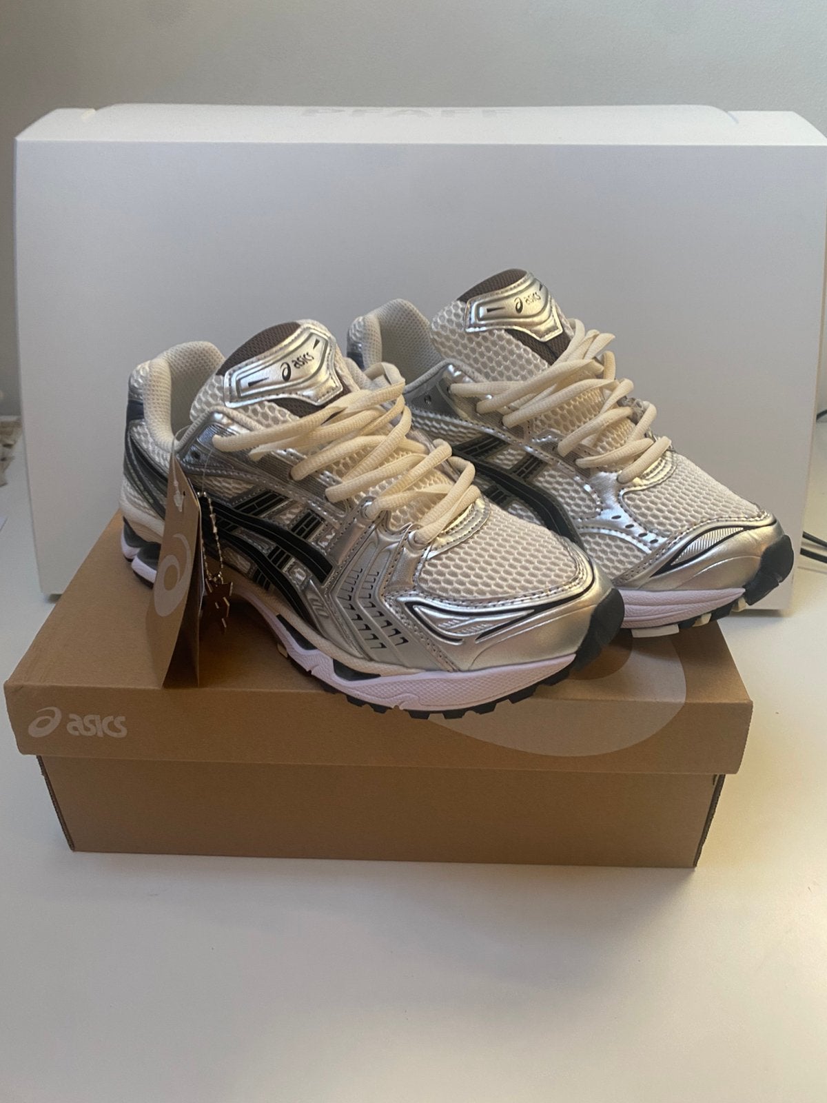 NIEUW Asics Gel Kayano 14 Cream Black - 42, Verzenden, Zwart, Sneakers of Gympen, Zo goed als nieuw