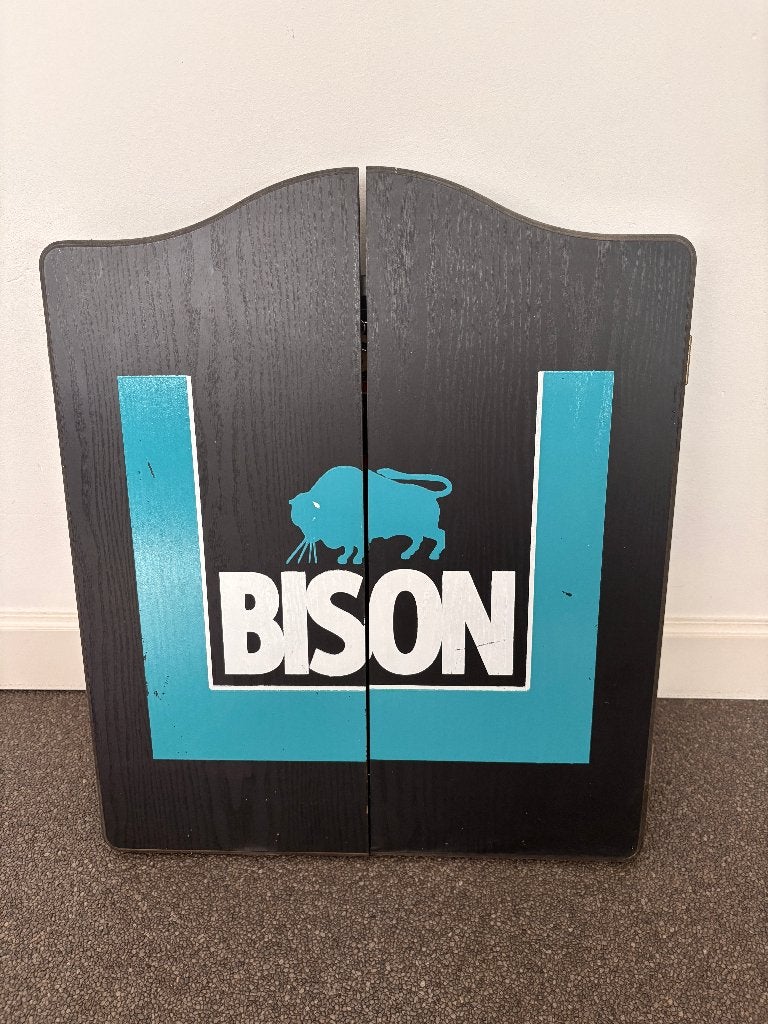 Bison dartkast met dartbord – compleet, Ophalen of Verzenden, Gebruikt, Dartbord