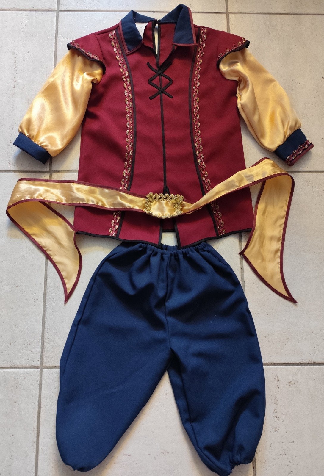 Piratenpak Halloween/Carnaval - Maat 116 - Zo goed als nieuw, Ophalen of Verzenden, Zo goed als nieuw, Jongen of Meisje, Setje