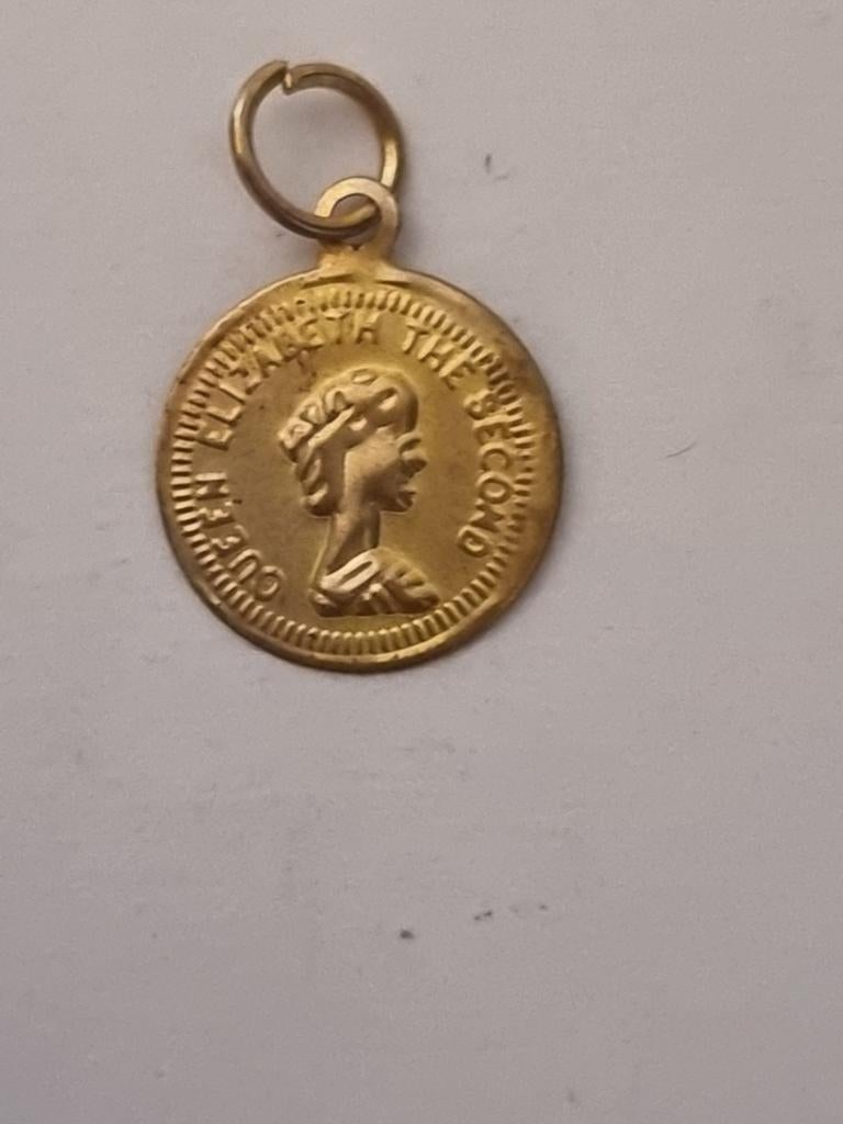 Gouden bedel munt Queen Elizabeth II, Sieraden, Tassen en Uiterlijk, Ophalen of Verzenden