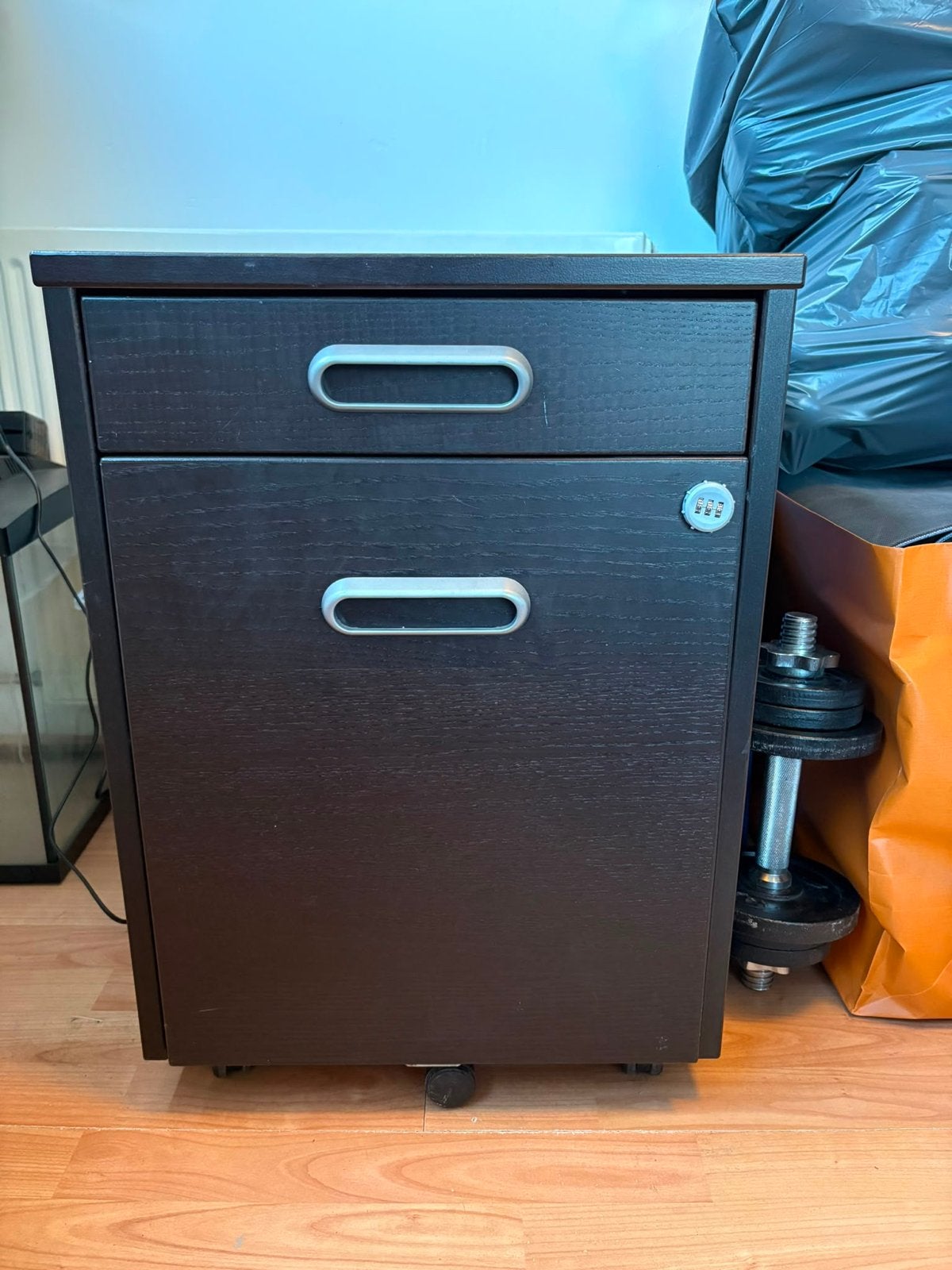 Luxe zwarte archiefkast met slot, Huis en Inrichting, Kasten | Roldeurkasten en Archiefkasten, Ophalen, Minder dan 50 cm, Gebruikt