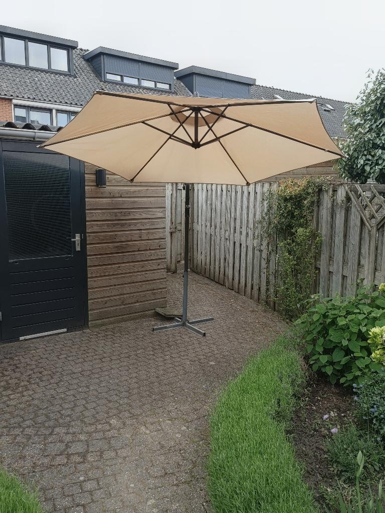 Zwevende parasol, Tuin en Terras, Ophalen of Verzenden, Zo goed als nieuw, Zweefparasol, Kantelbaar
