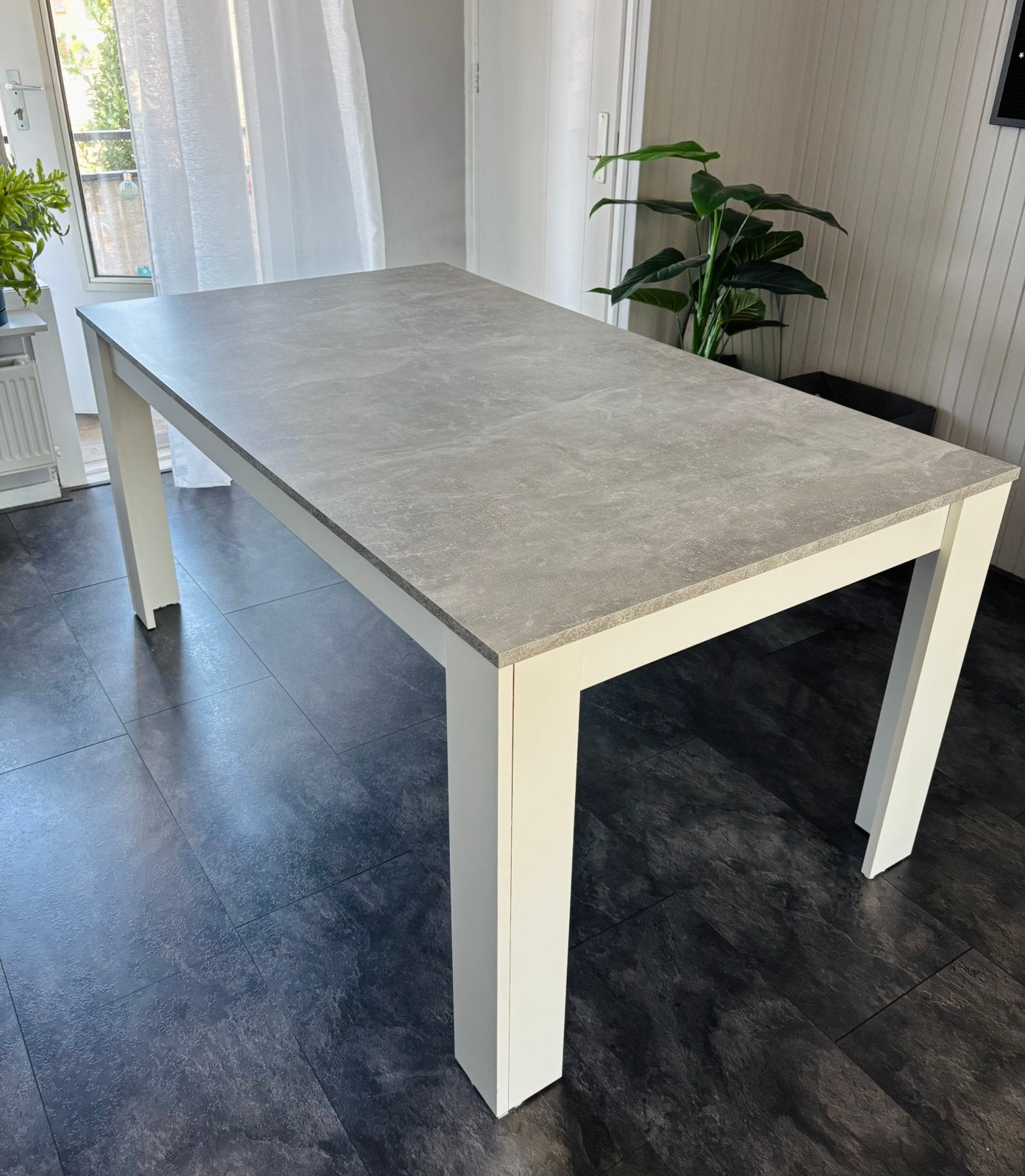 Betonlook eettafel, Huis en Inrichting, Tafels | Eettafels, Ophalen, 50 tot 100 cm, Zo goed als nieuw, 150 tot 200 cm