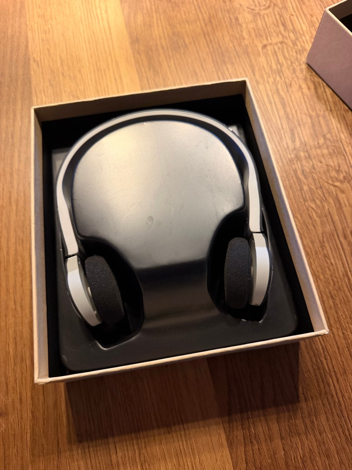 2 stuks InCarBite Hoofdtelefoons  - On-ear, Nieuw in doos