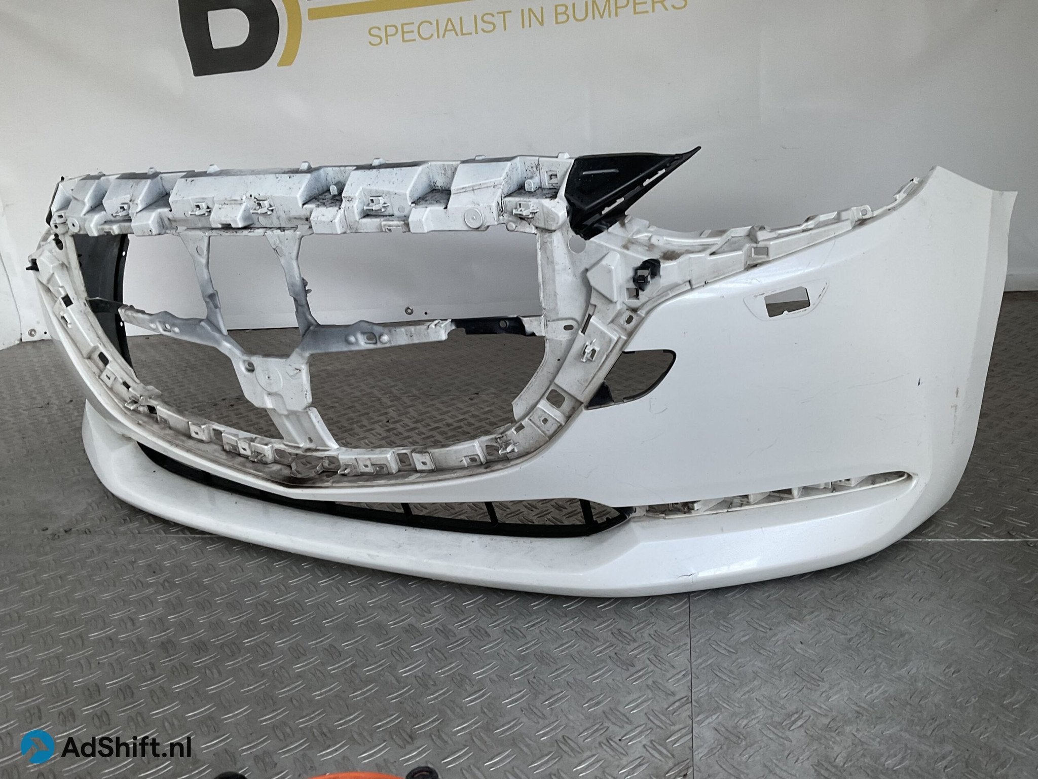 Bumper Mazda 3 19-22 kls dhm3-50719 Voorbumper B9-16737z, Bumper