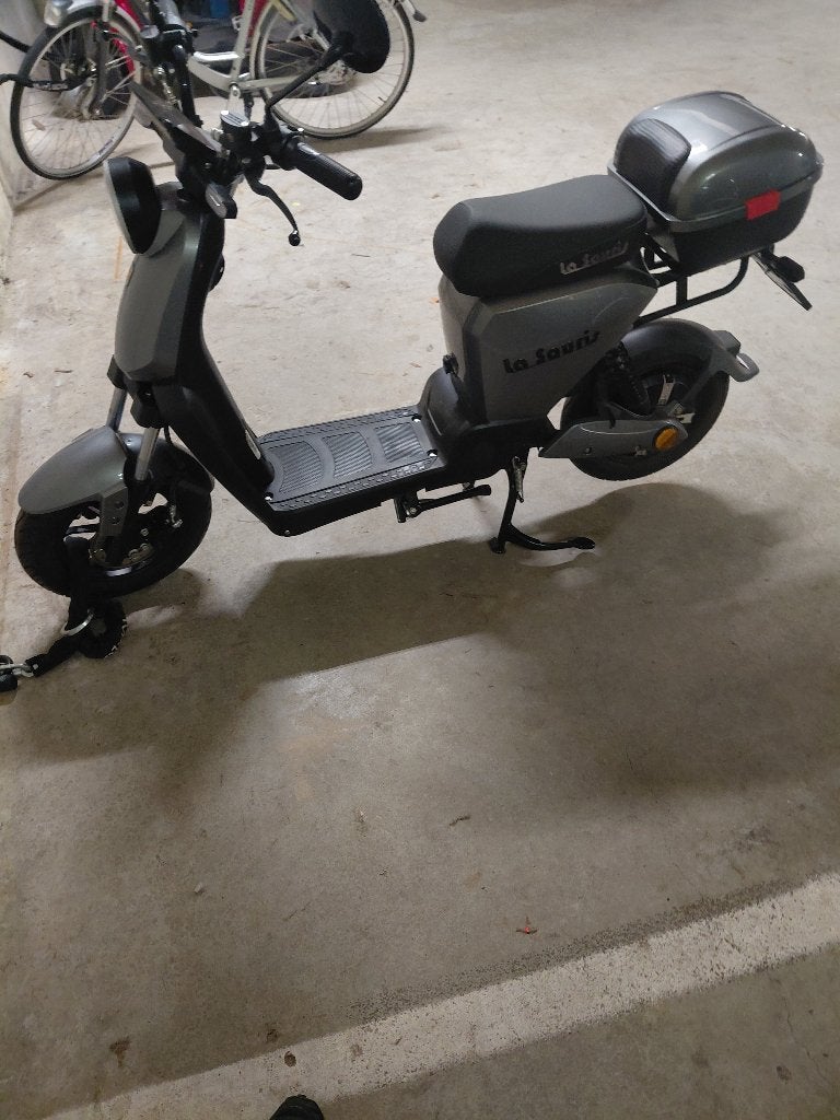 Elektrische scooter te koop, Ophalen, Zo goed als nieuw