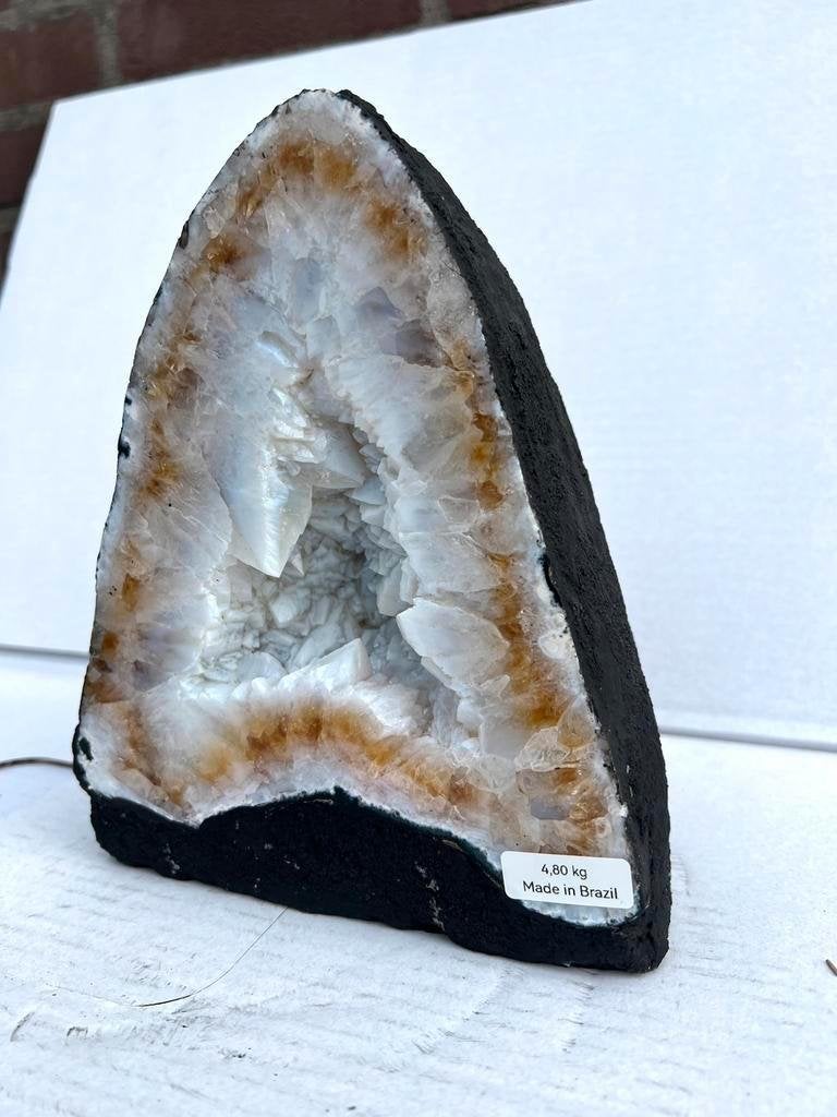 Citrien geode met witte kristal punten 4.80kg, Verzamelen, Ophalen of Verzenden, Mineraal