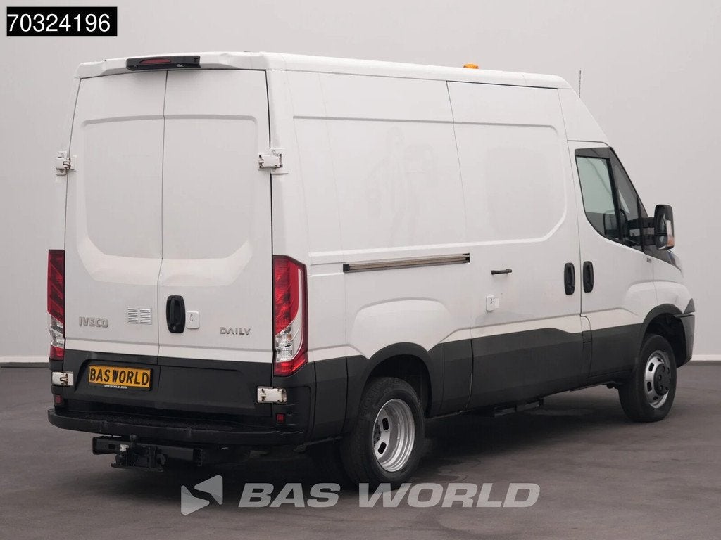 Iveco Daily 35C13 Dubbellucht L2H2 3,5t Trekhaak Airco Cruis, Auto's, Euro 5, Stof, Gebruikt, Iveco