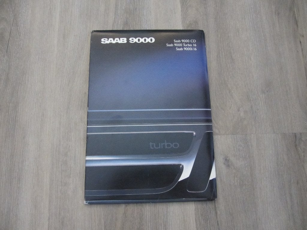 Saab Folder 1988, Boeken, Ophalen of Verzenden, Zo goed als nieuw, Overige merken, Saab