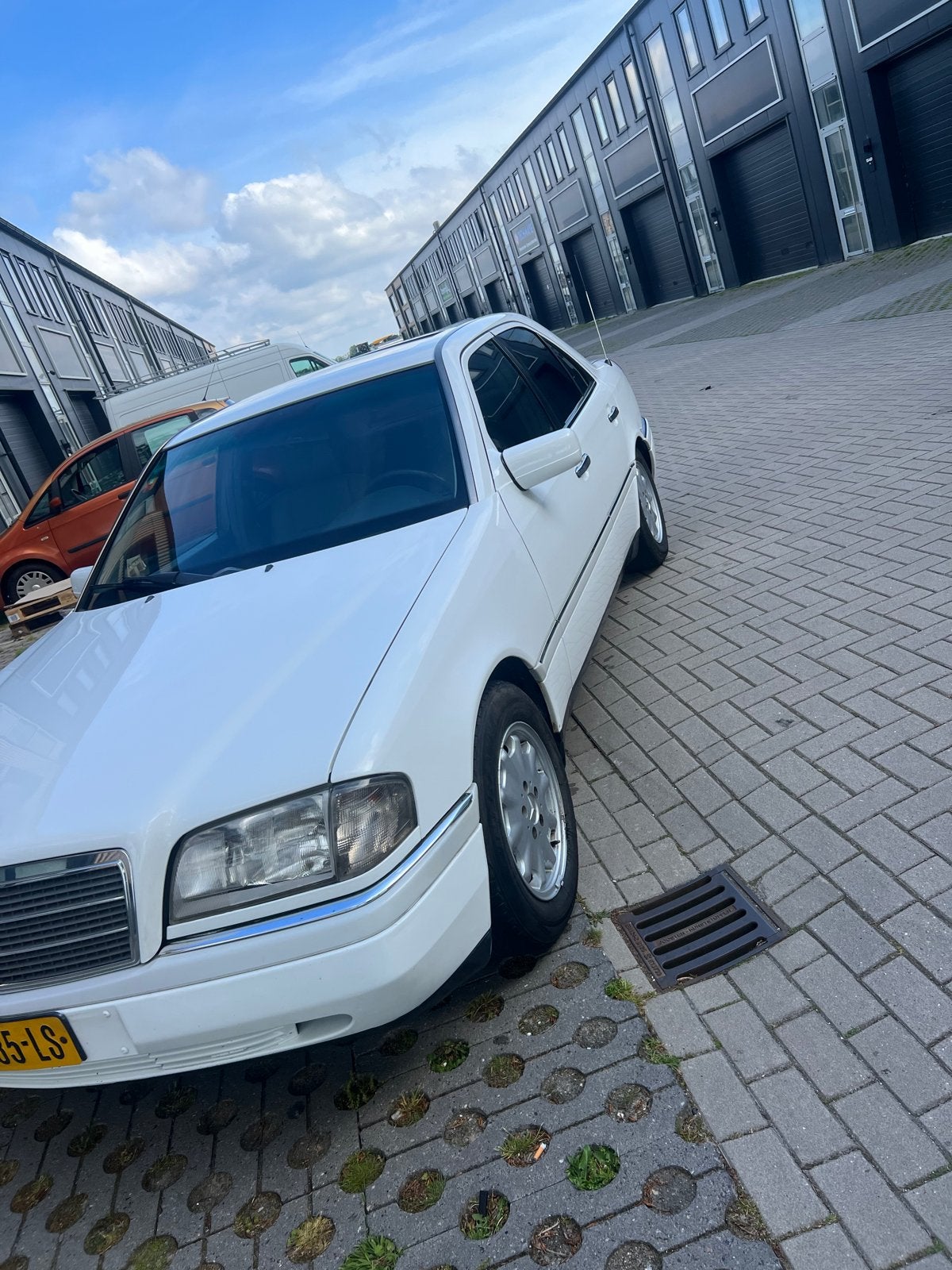 Chrysler Daimler Chrysler USA 1994 Wit, Auto's, Chrysler, Wit, Particulier, Sedan, 1500 kg