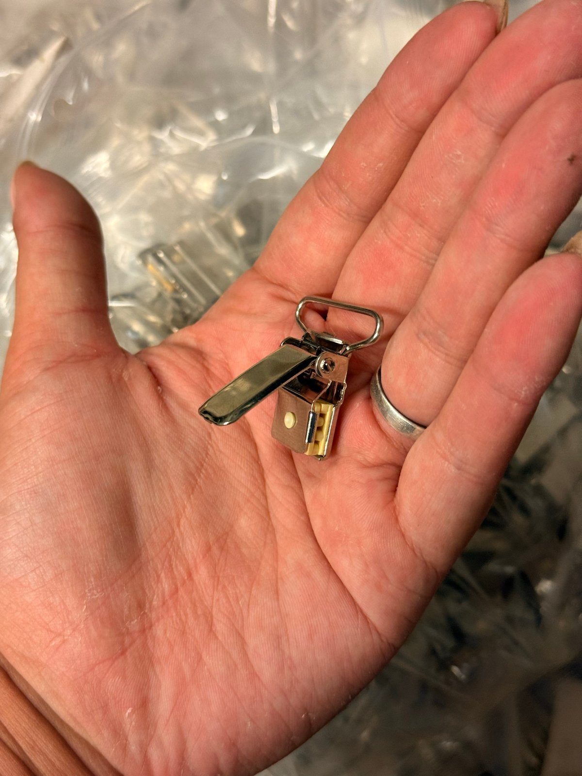 20 kg metalen clips voor speenkoorden en knutselen, Ophalen of Verzenden, Nieuw, Metaal, Knutselmateriaal