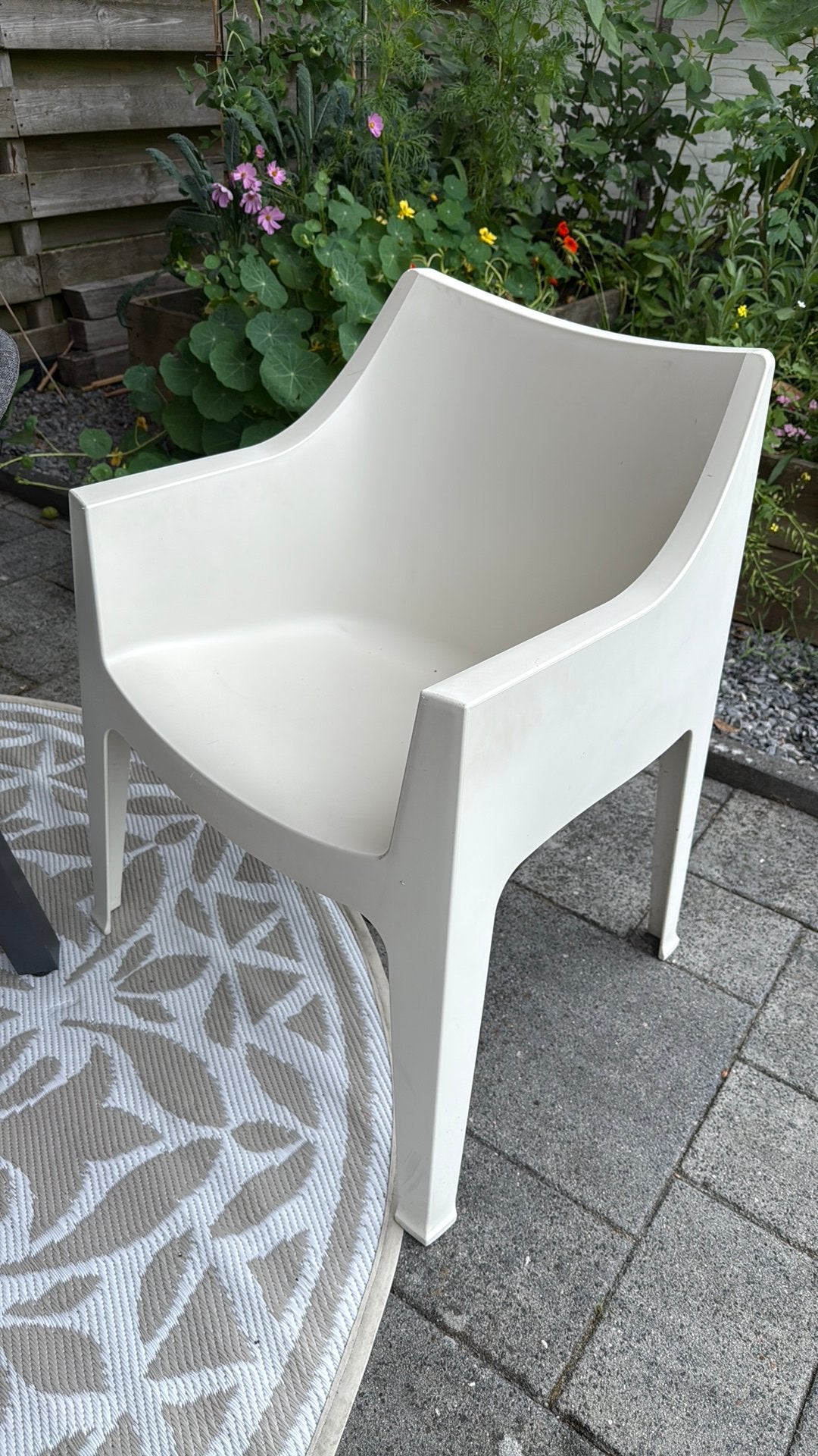 Italiaanse witte design kuip tuin stoel, Tuin en Terras, Tuinstoelen, Ophalen, Zo goed als nieuw, Kunststof
