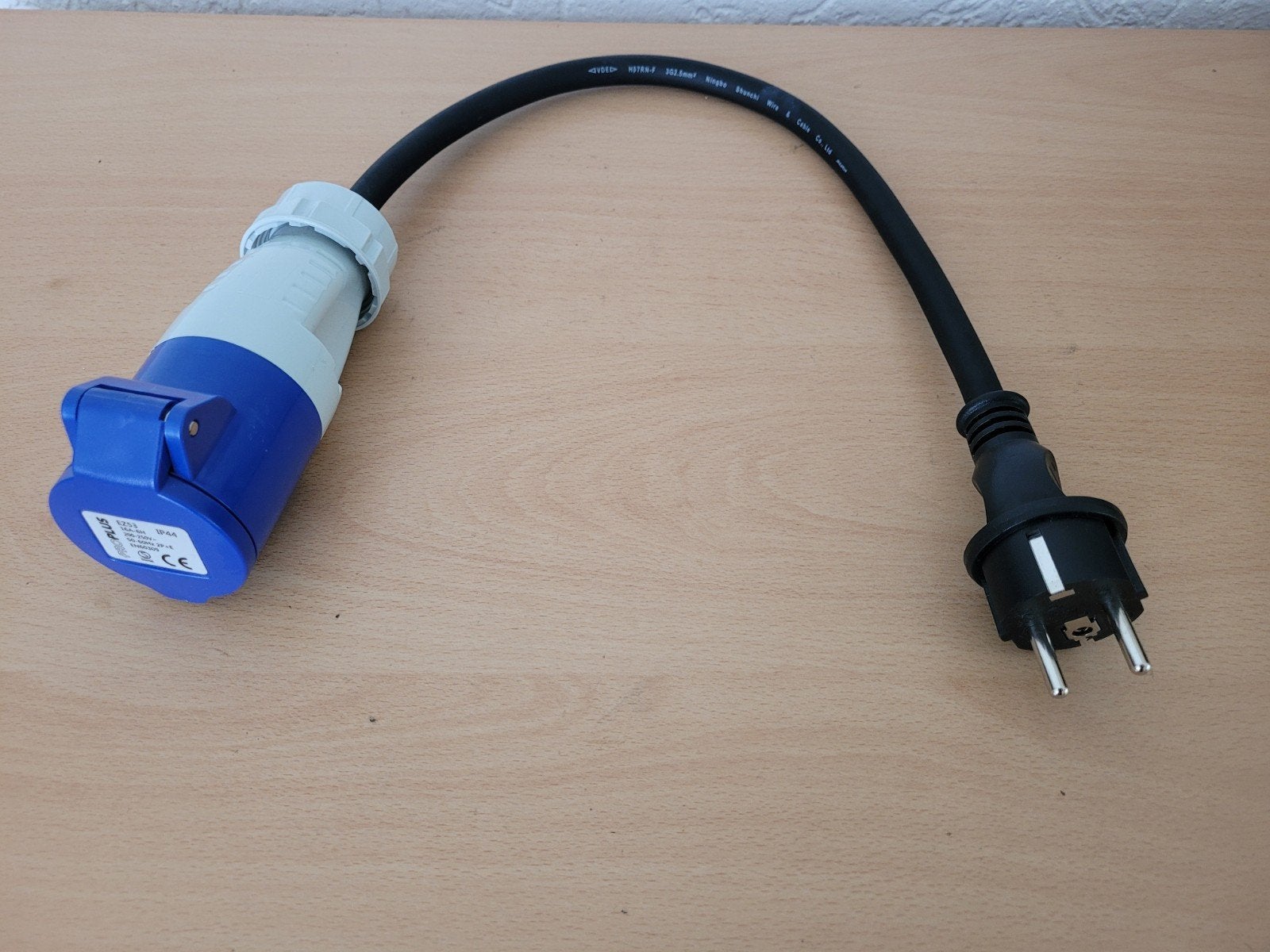 Verlengkabel CEE 16A naar Schuko 230V 60cm voor oa camper, Ophalen of Verzenden, Nieuw, Overige merken, Kabel of Snoer