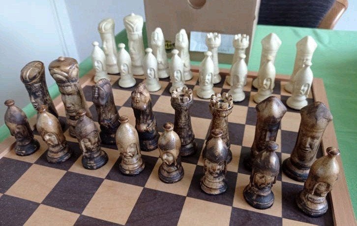 Antiek/vintage Unieke set: Heel oude schaakstukken, Een of twee spelers, Ophalen of Verzenden, Gebruikt