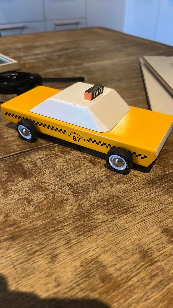 Retro houten speelgoed taxi ongeveer schaal 1/24 Candycab, Ophalen of Verzenden, Zo goed als nieuw