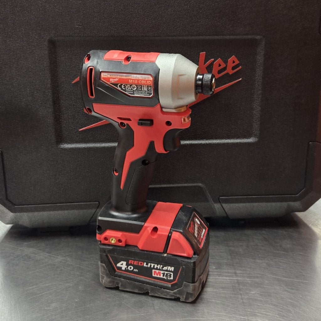 Milwaukee M18 BLCPP2A-402C combopack 18V 2x 4,0Ah Li-ion, Milwaukee, Zo goed als nieuw, Support@milwaukee.com, Milwaukee Electric Tool Corporation, 13135 W. 
Lisbon Road, Brookfield, WI 53005
USA