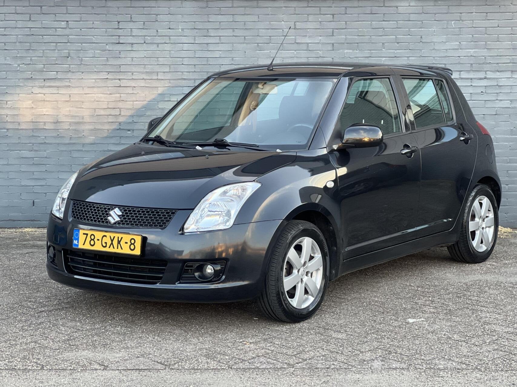 Suzuki Swift 1.3 Airco NAP Nieuwe APK Clima, Auto's, Voorwielaandrijving, 400 kg, Origineel Nederlands, Bedrijf
