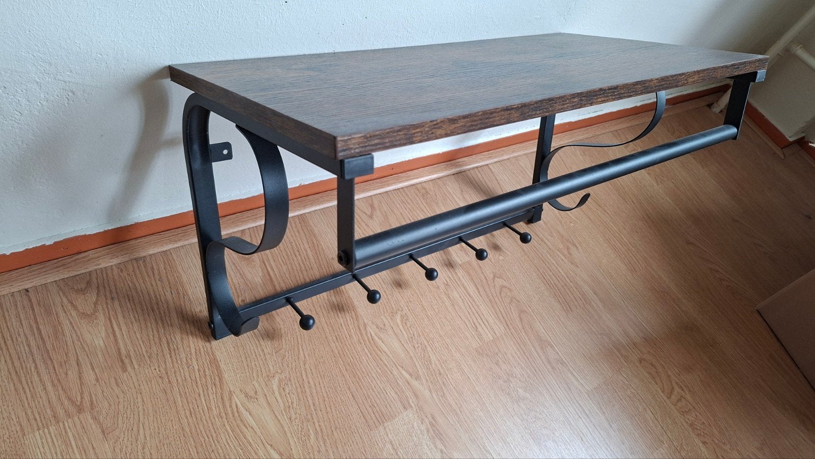 Wandkapstok met hoedenplank, haakjes en stang voor hangers, Zo goed als nieuw, Minder dan 100 cm, Hout, Ophalen
