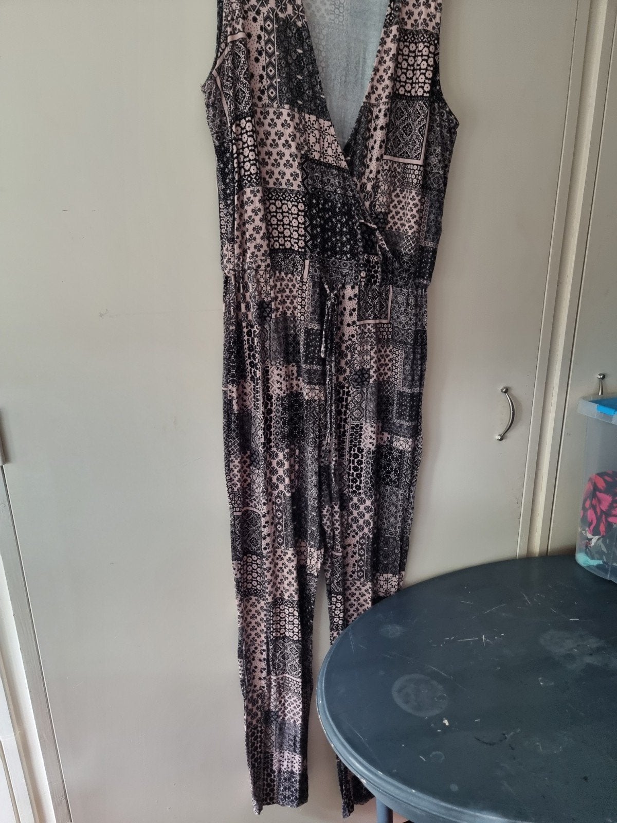 Jumpsuit mt 44 lila grijs print, Kleding | Dames, Jumpsuits, Ophalen of Verzenden, Gedragen, Maat 42/44 (L), Meerkleurig