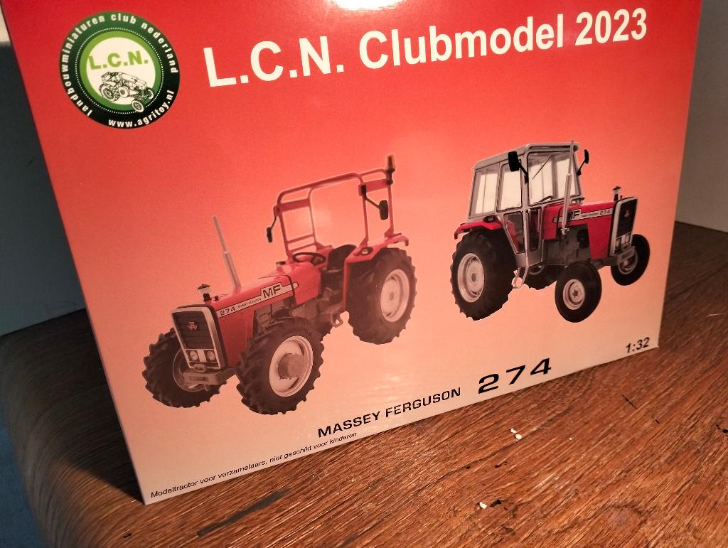 Te koop Massey Ferguson 274 2-WD LCN 2023 Clubmodel., Ophalen of Verzenden, Zo goed als nieuw, Tractor of Landbouw, Overige merken