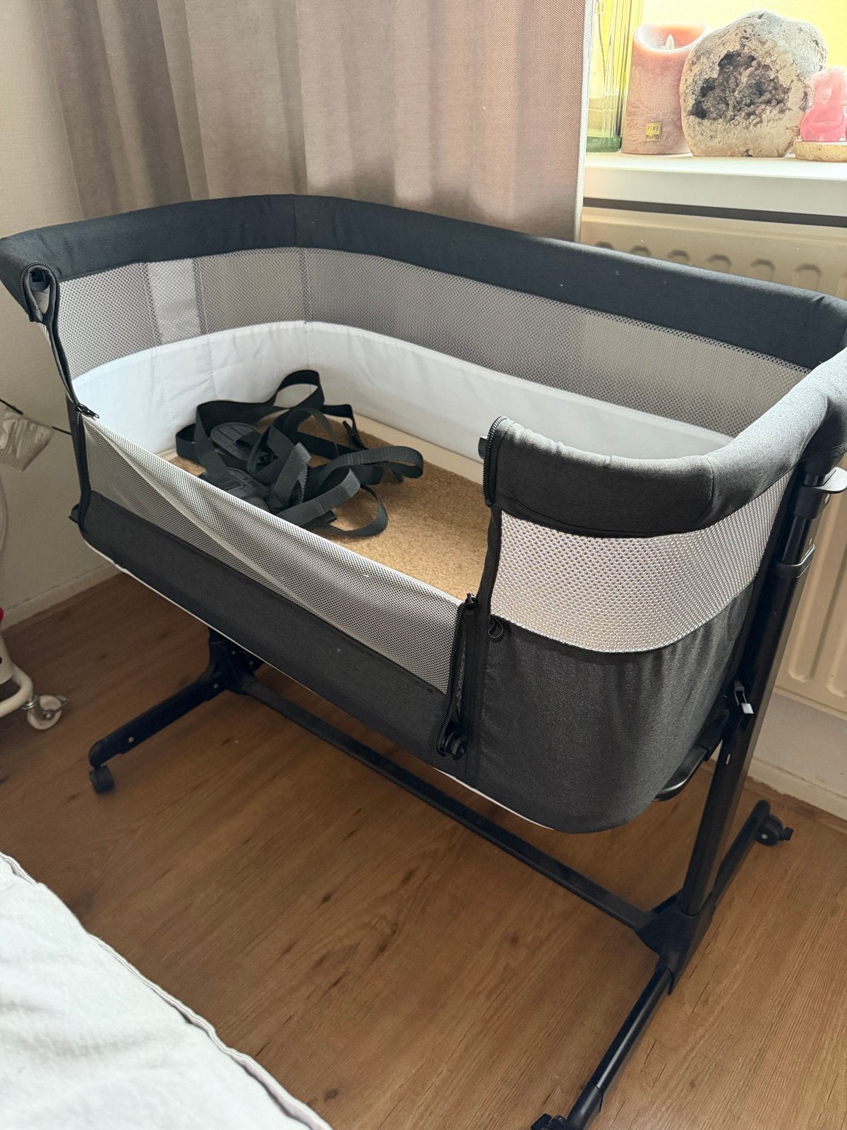 Novi Co-Sleeper / Wiegje - Zo goed als nieuw, Kinderen en Baby's, Babywiegjes en Ledikanten, Ophalen, Zo goed als nieuw, Wieg