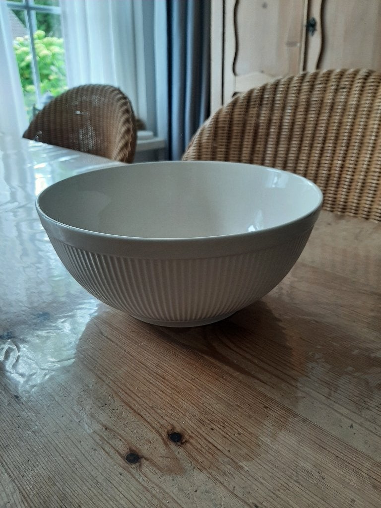 WEDGWOOD WINDSOR - SLA / SERVEERSCHAAL - DIA 23 CM - NIEUW, Ophalen of Verzenden, Nieuw, Aardewerk, Schaal of Schalen