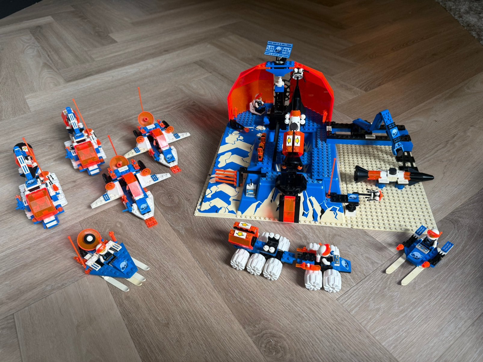 LEGO 6983/6898/6879/6834 - Ice Planet - Ice Station Odyssey, Ophalen of Verzenden, Zo goed als nieuw
