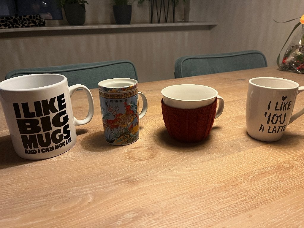 Gratis ophalen: Diverse mokken, Huis en Inrichting, Ophalen, Gebruikt, Overige stijlen, Kop(pen) en/of Schotel(s)
