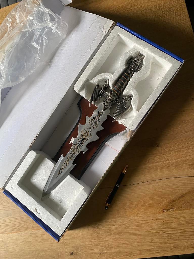 sier zwaard., Ophalen of Verzenden, Overige soorten, Azië, Zwaard of Sabel
