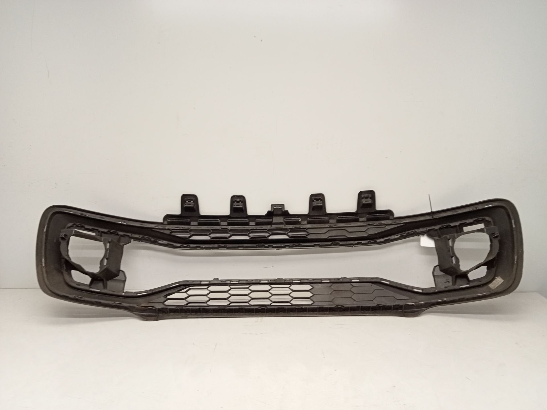Volkswagen UP Middengrille 1S0853677F 2016+ Origineel, Gebruikt, Volkswagen, Volkswagen AG, Berliner Ring 2
38440  Wolfsburg, DE