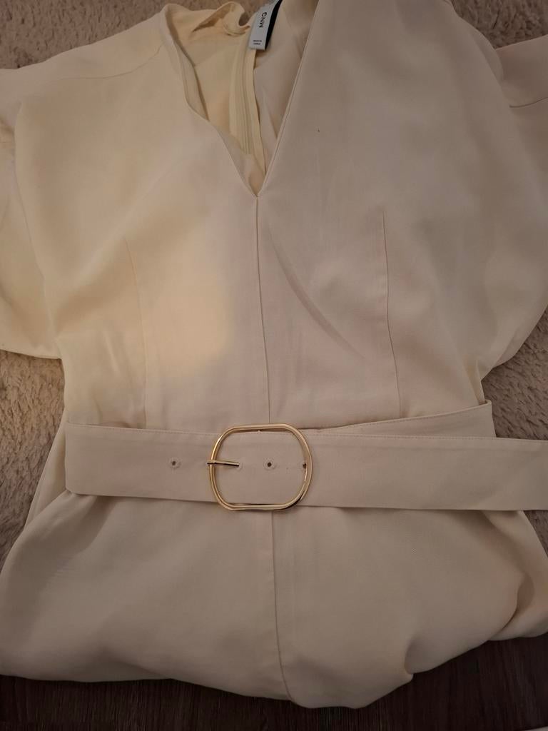 Beige playsuit MNG maat 34 | viscose | met ceintuur, Mango, Beige, Ophalen of Verzenden, Zo goed als nieuw