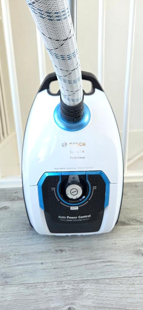 Bosch Serie 8 ProSilence Stofzuiger, Witgoed en Apparatuur, Stofzuigers, Bosch, Zo goed als nieuw, Sledestofzuiger, Minder dan 1200 watt
