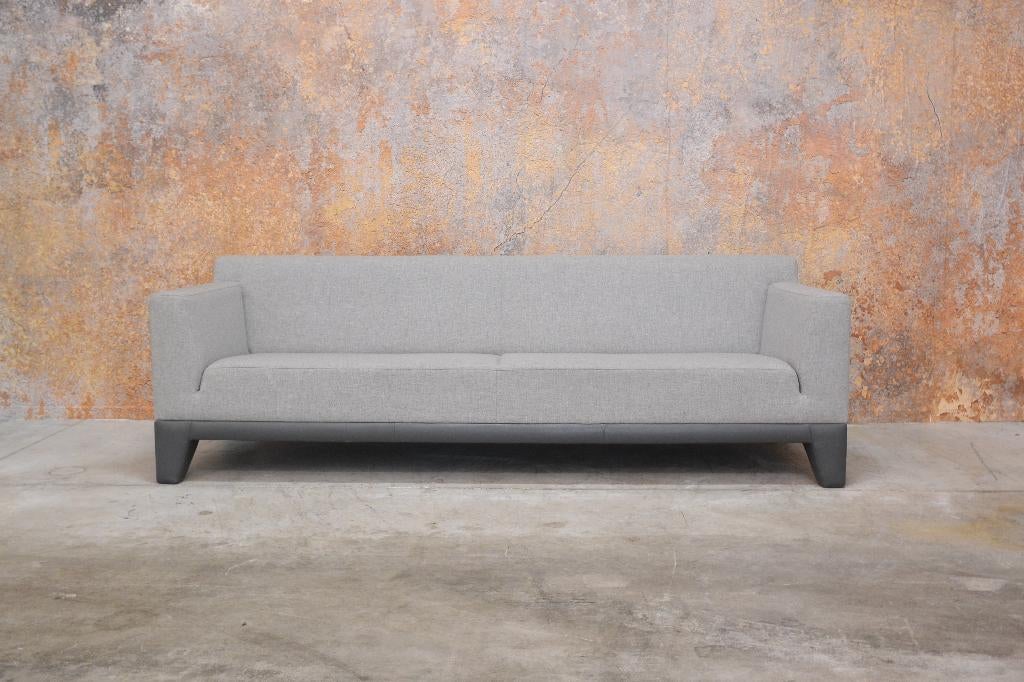 ZGANieuw grijze stoffen Leolux Plot design bank leer+stof, Leolux, Leolux, Tweepersoons, 75 tot 100 cm