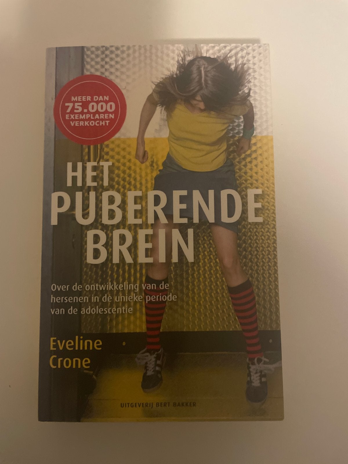 Het Puberende Brein - Eveline Crone, Boeken, Ophalen of Verzenden, Zo goed als nieuw, Opvoeding vanaf 10 jaar