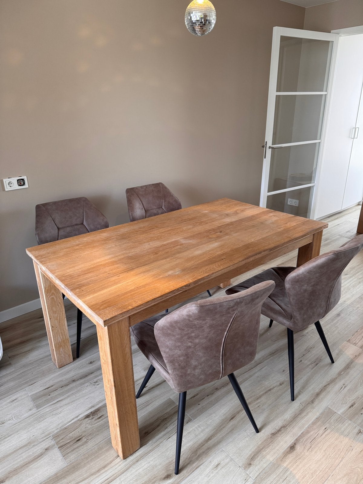 Massief eiken eettafel – zeer goede staat, Eikenhout, Zo goed als nieuw, 150 tot 200 cm, Rechthoekig