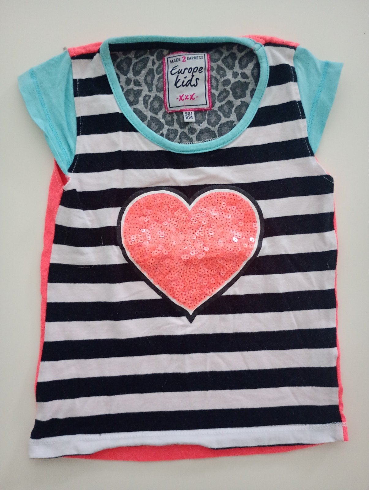 Zwart-wit gestreept T-shirt met roze hartje en pailletten, Kinderen en Baby's, Europe Kids, Meisje, Ophalen of Verzenden, Zo goed als nieuw