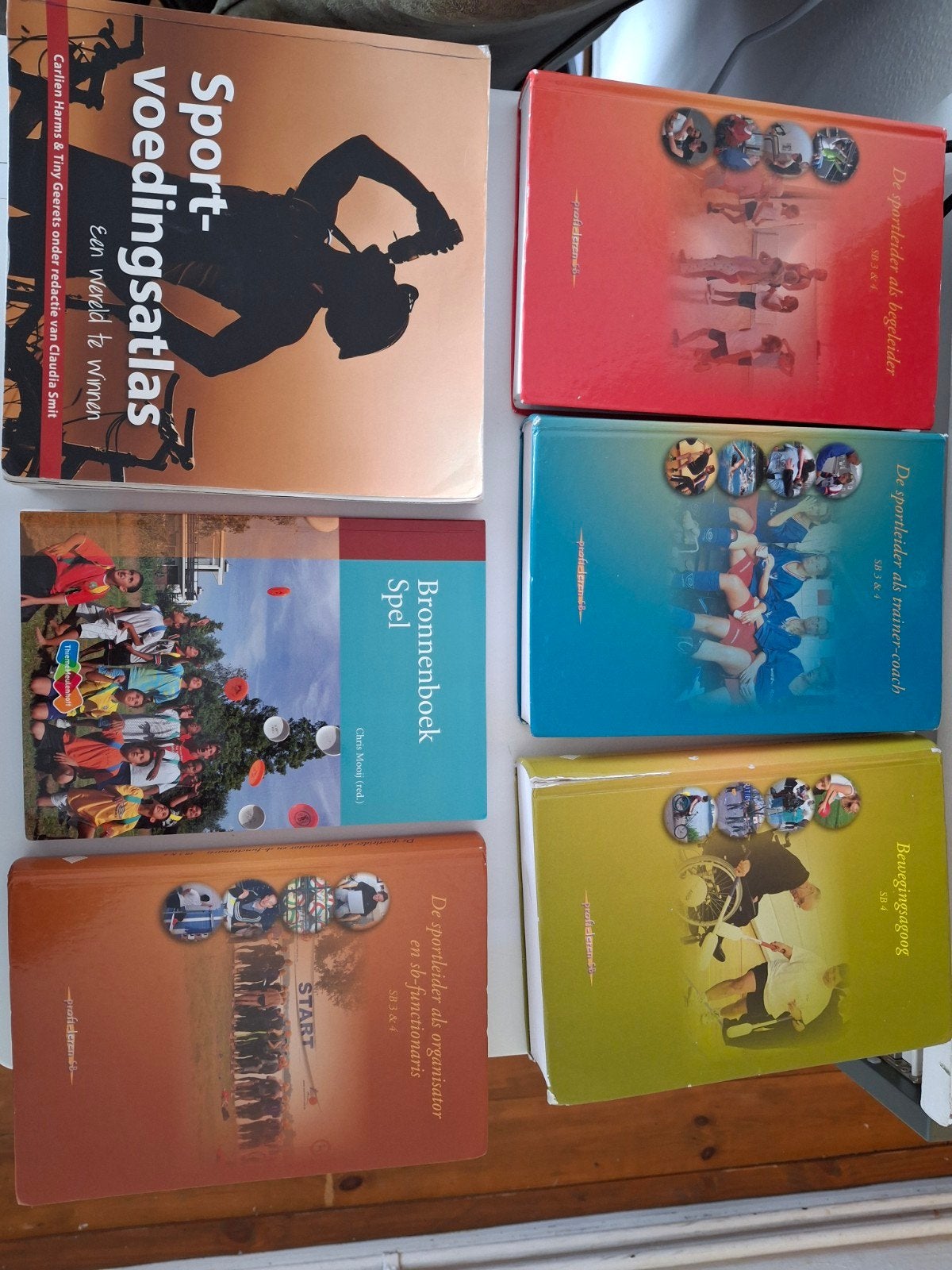 Sportboeken: Sportvoedingsatlas, Sportleider, Bronnenboek, Ophalen of Verzenden, Gelezen, Balsport