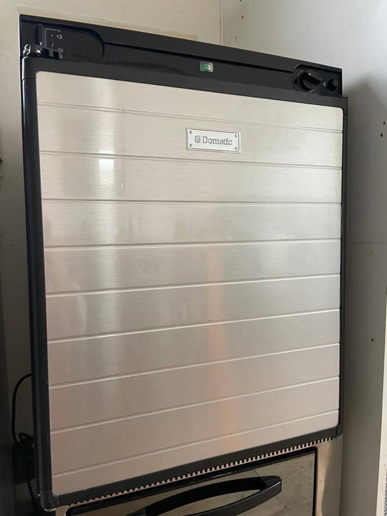 Dometic koelkast, Ophalen, Minder dan 85 cm, Minder dan 75 liter, 45 tot 60 cm