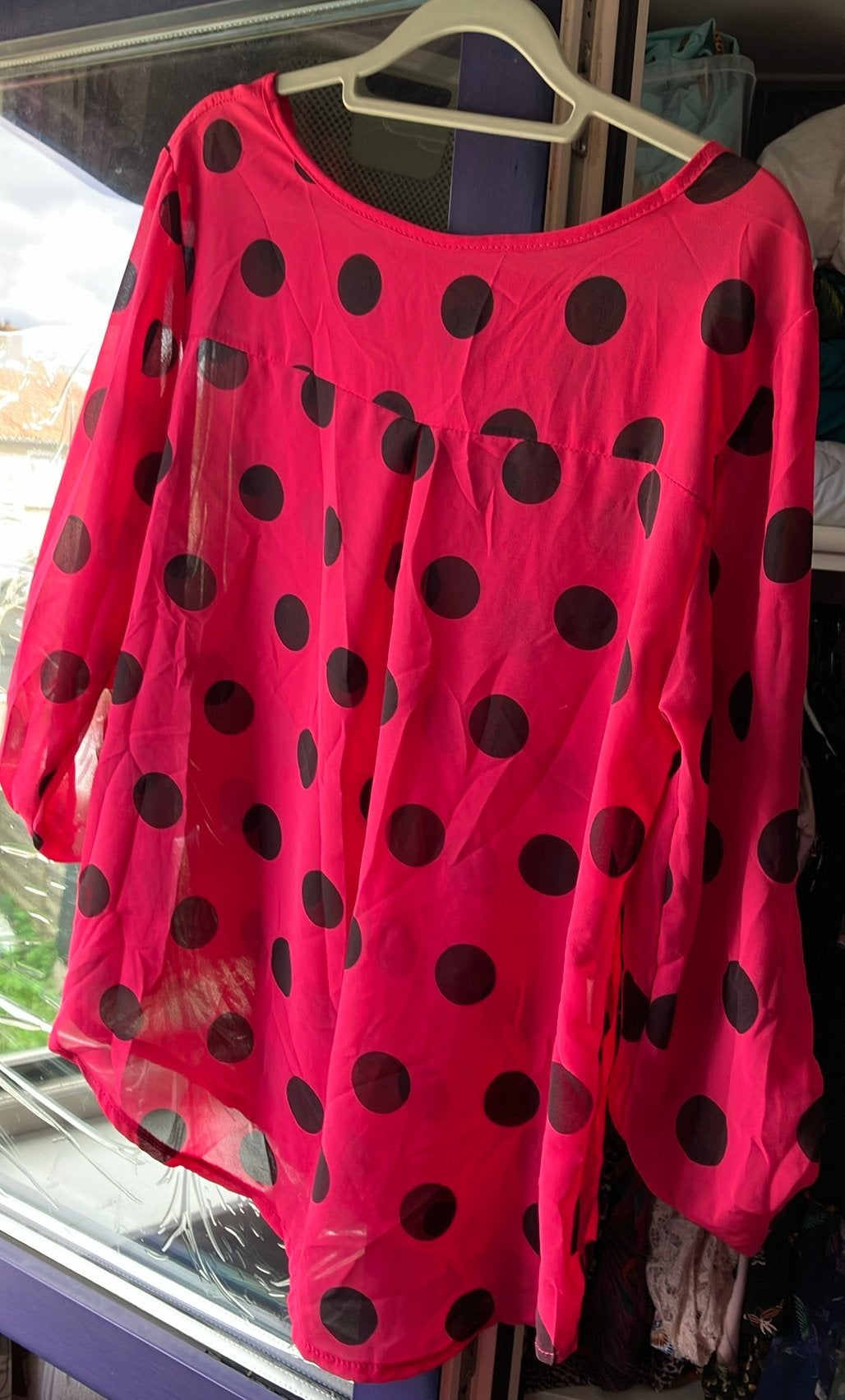 Leuk rood shirt met zwarre stippen maat M, Kleding | Dames, Blouses en Tunieken, Maat 38/40 (M), Ophalen of Verzenden, Rood, Onbekend
