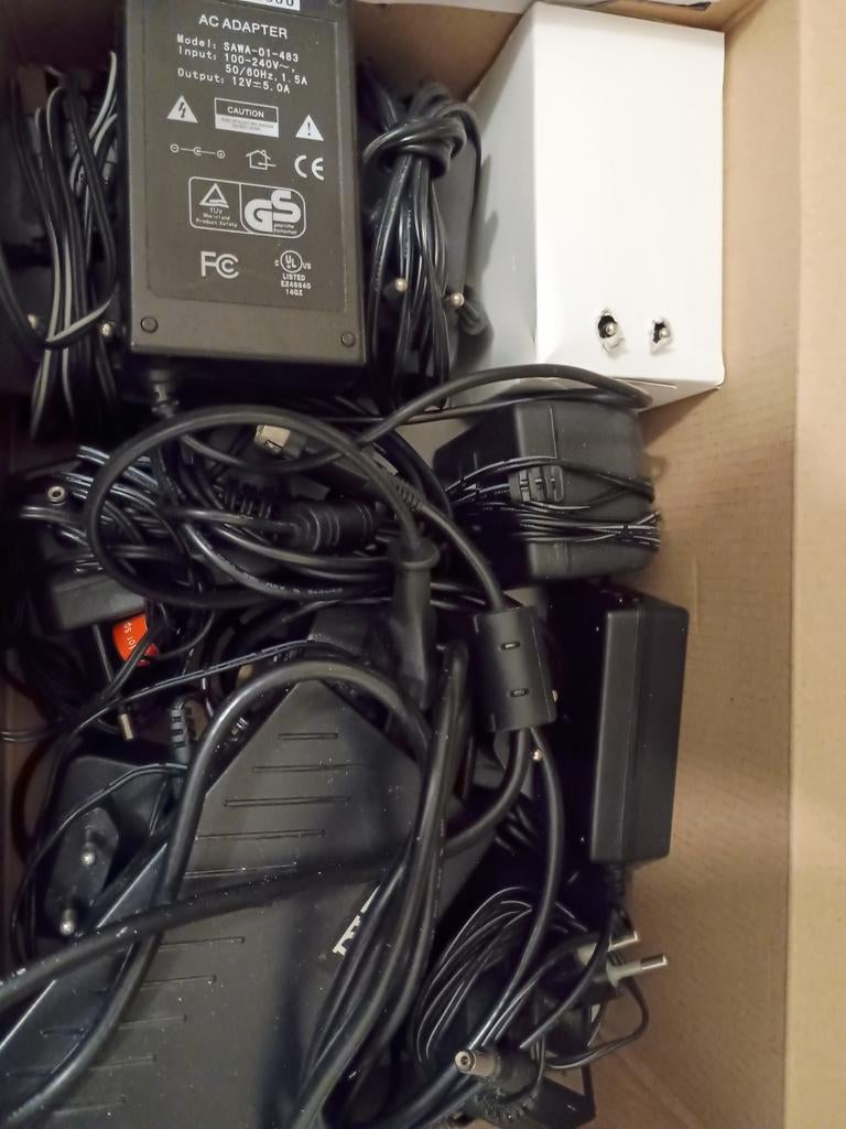 Doos 12V DC adapters, Audio, Tv en Foto, Opladers, Ophalen of Verzenden