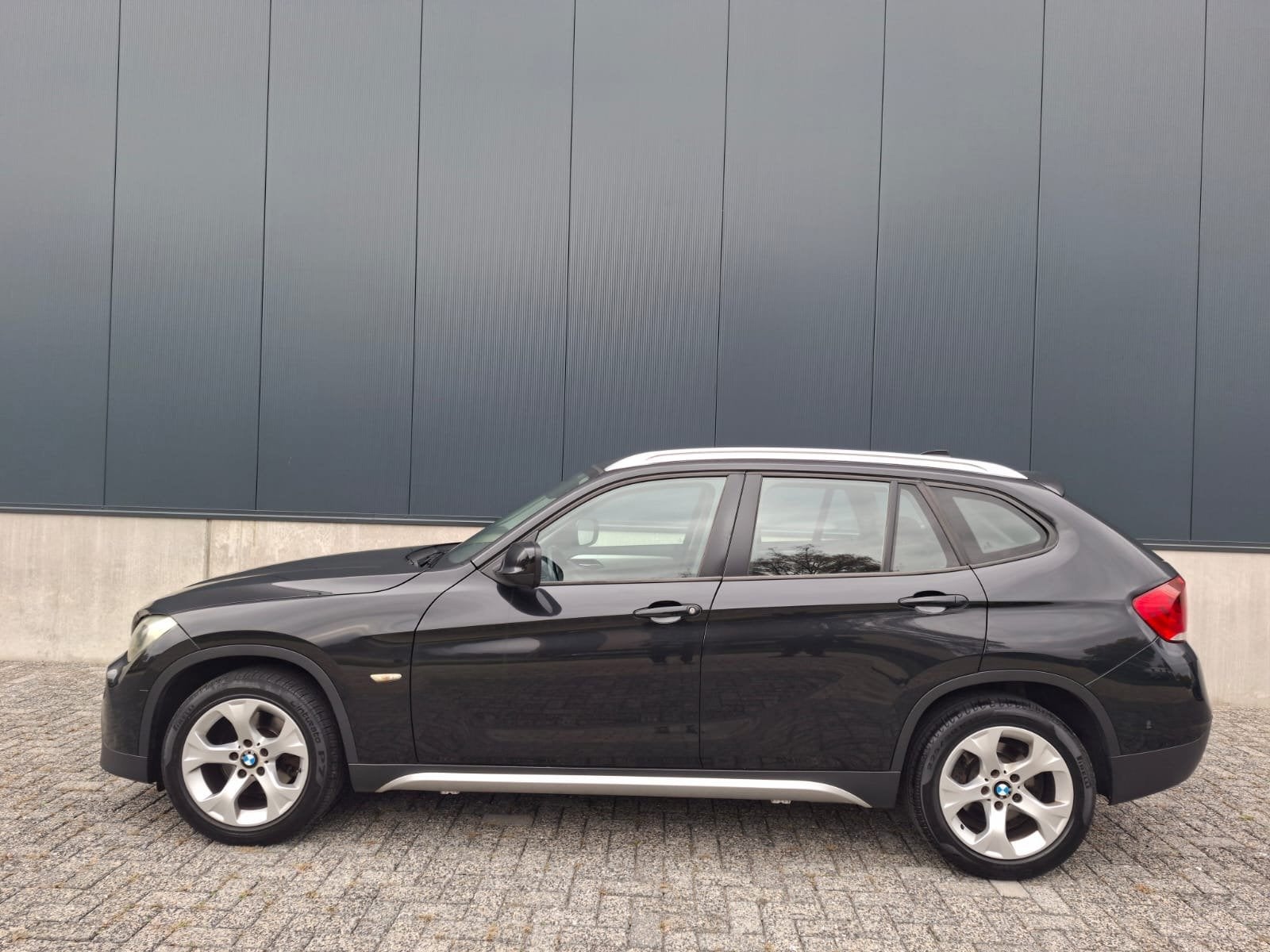 BMW X1 SDrive18i Executive|OPRECHT IN TOPSTAAT|, X1, Euro 5, Achterwielaandrijving, 4 cilinders