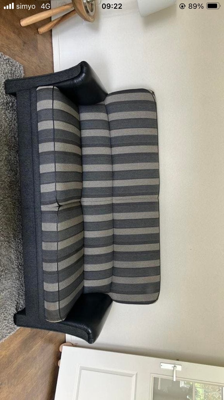 Gratis Comfortabele gestreepte tweepersoonsbank, Ophalen, Gebruikt, 150 tot 200 cm, Tweepersoons