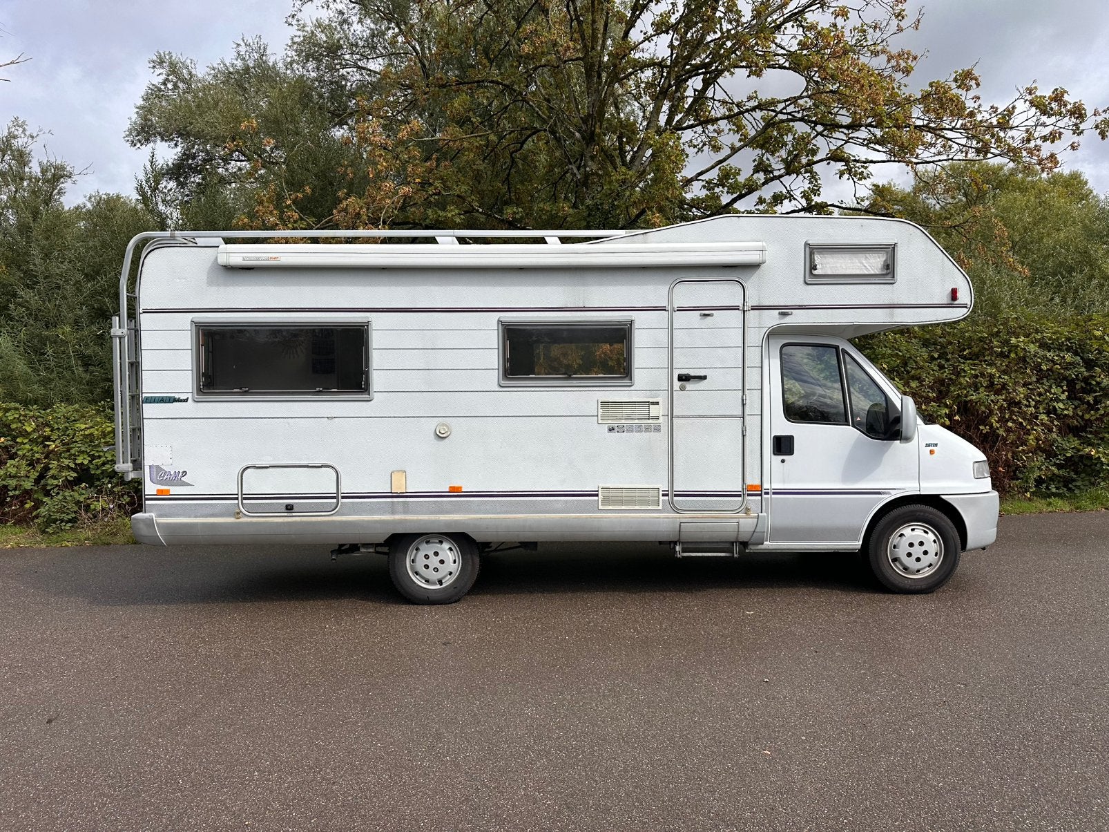 Fiat Ducato Hymer 2.5 TDI | 6 pers. | 170.600 KM | APK 4-27, Caravans en Kamperen, Alkoof, Ringverwarming, Fiat, Particulier
