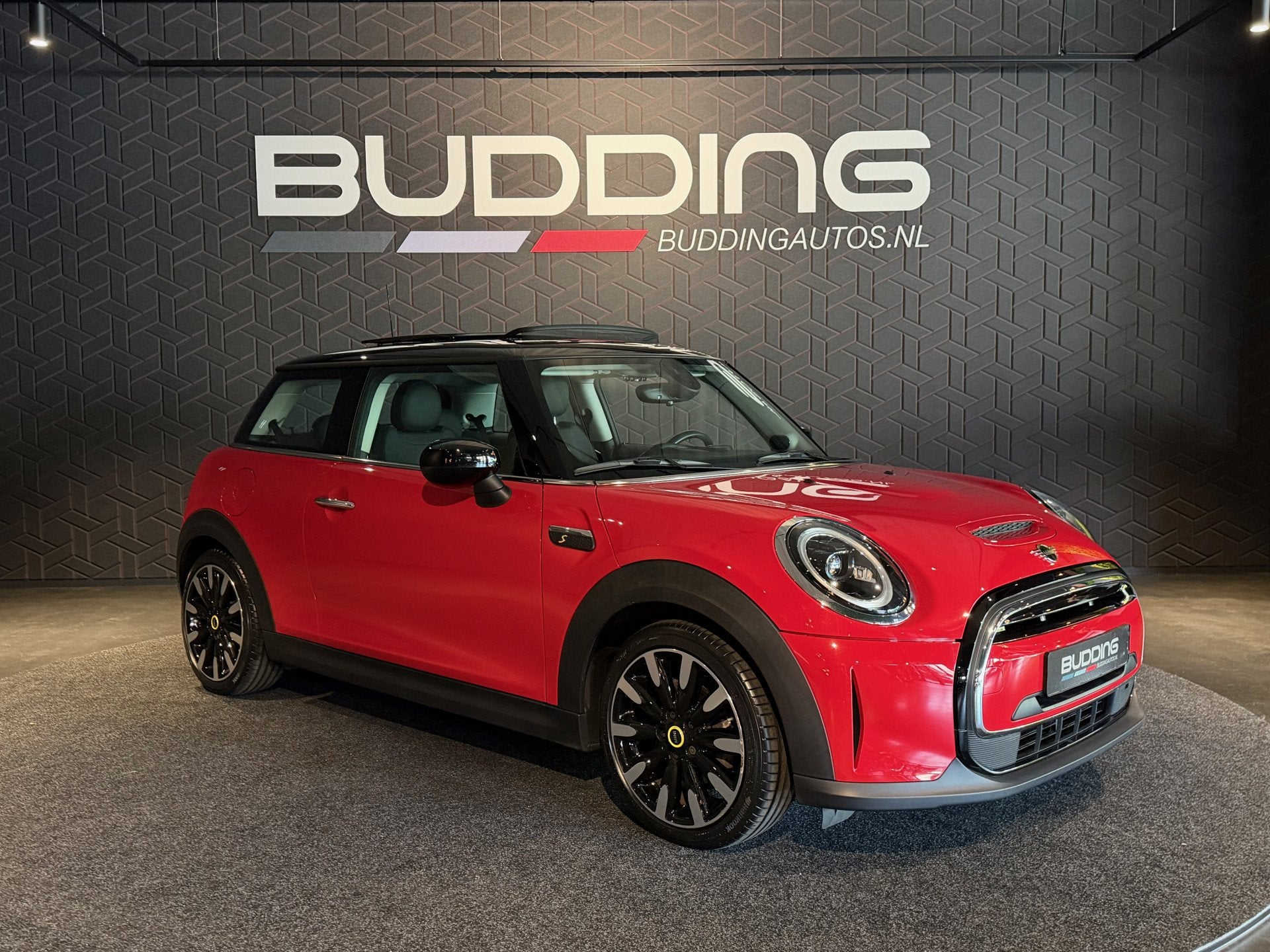 MINI Electric Camden Plus Edition 33 kWh | Pano | Comfort pa, Auto's, 4 stoelen, 184 pk, Te koop, 30 min