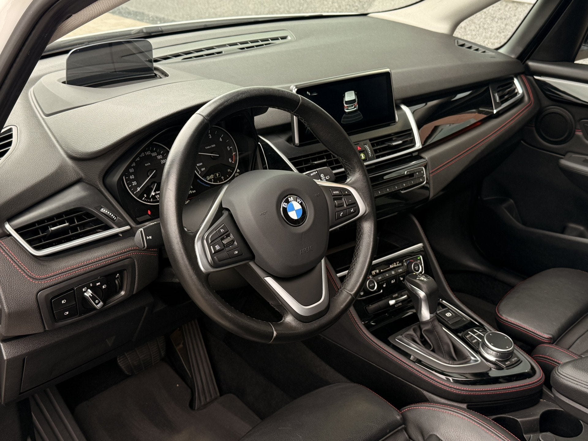 BMW 2 Serie Active Tourer 216d Centennial Sport Line | Pano, Auto's, Gebruikt, 116 pk, Wit, Bedrijf