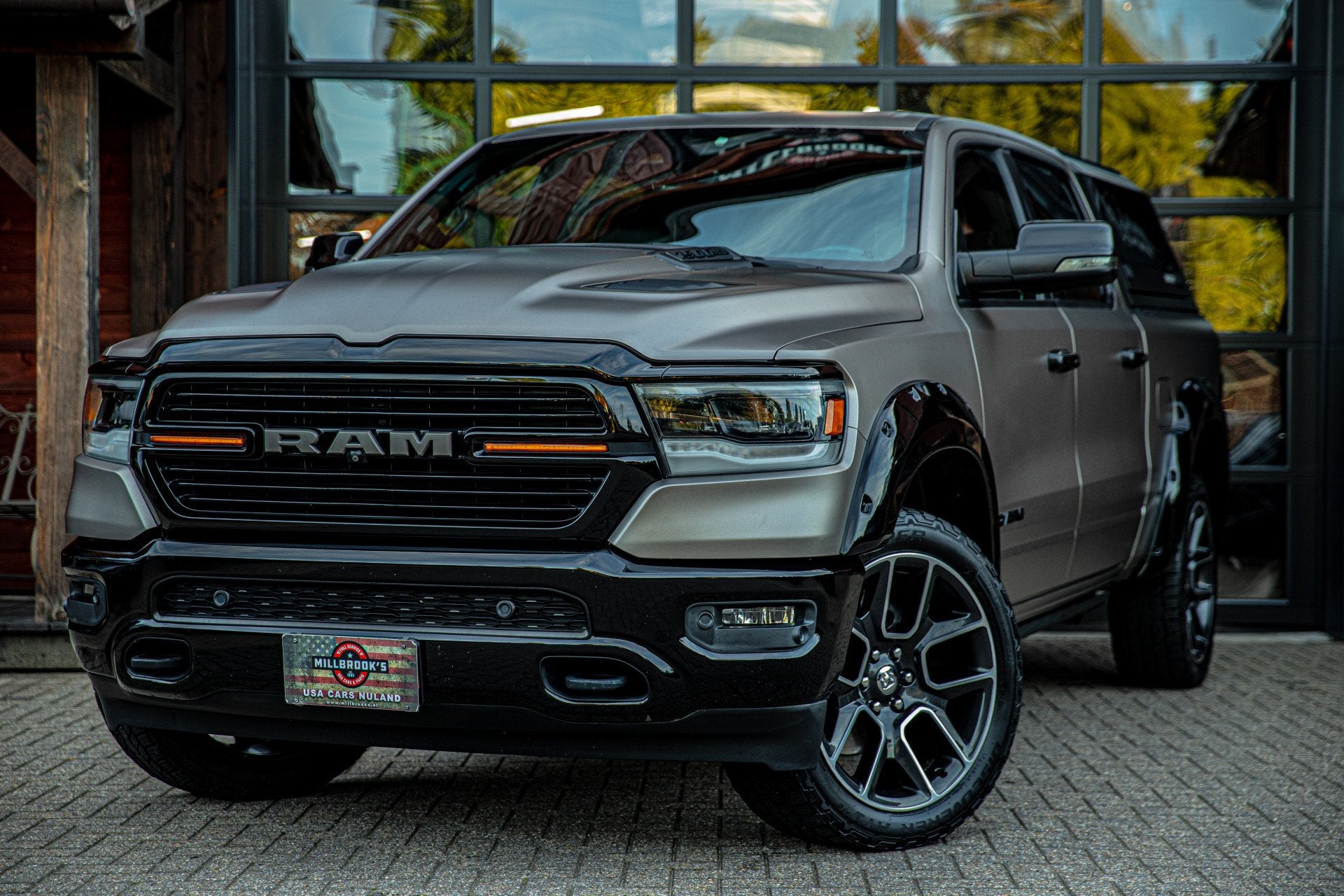 Dodge Ram 1500 5.7 V8 4x4 Crew Cab Laramie (bj 2019), Auto's, Automaat, Gebruikt, 5654 cc, 2461 kg