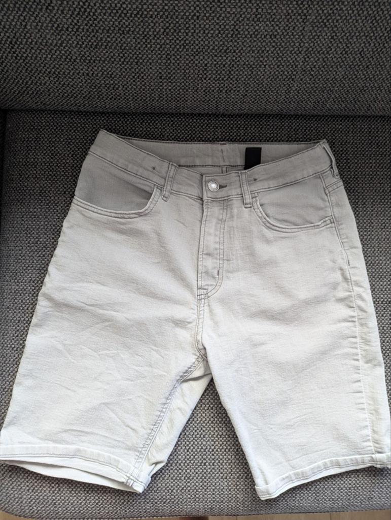 2 korte broeken maat 164 - slim fit, Ophalen of Verzenden, Zo goed als nieuw, Jongen, Broek