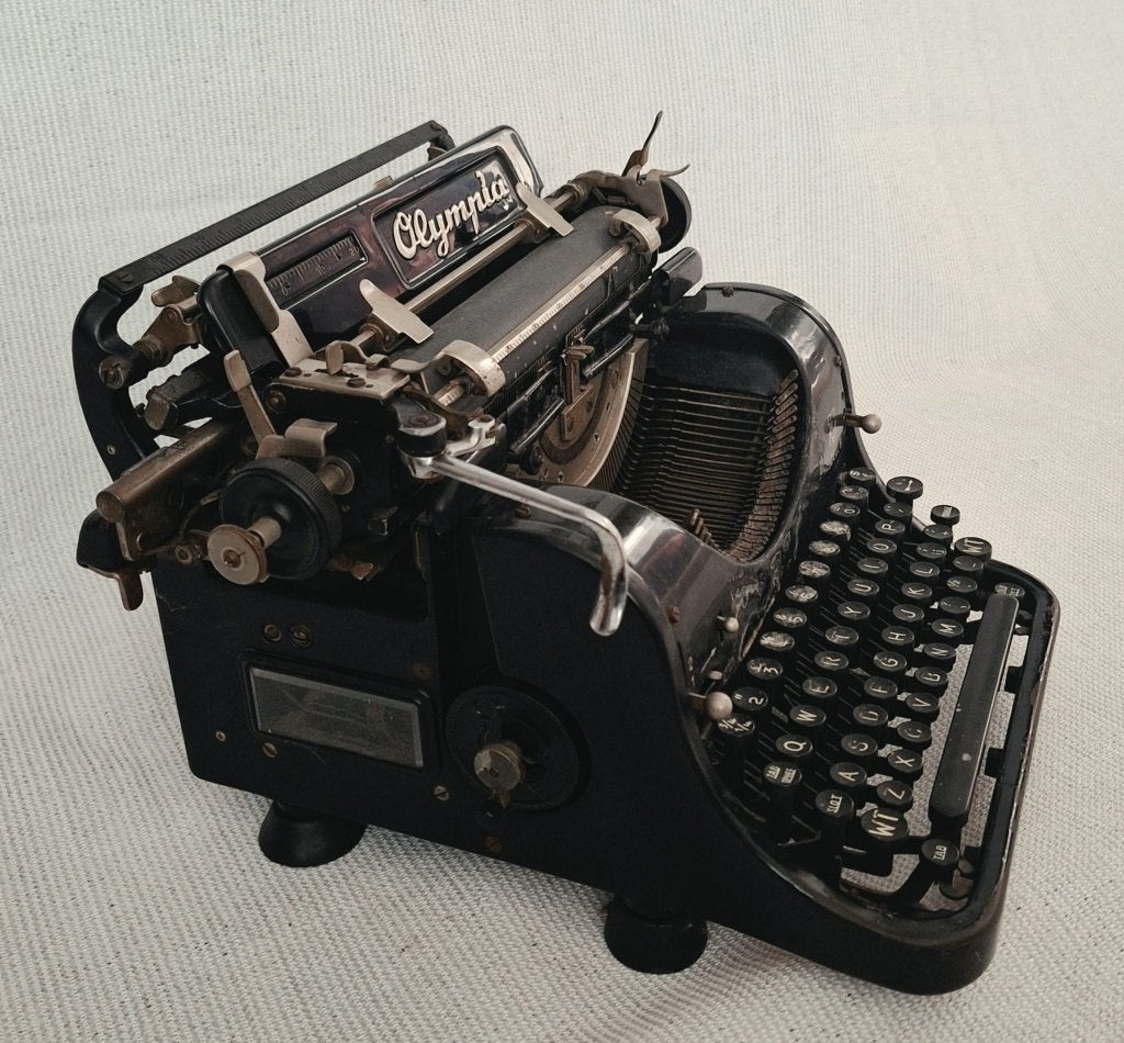 Olumpia modell 8 typmachine werkend, Ophalen, Gebruikt